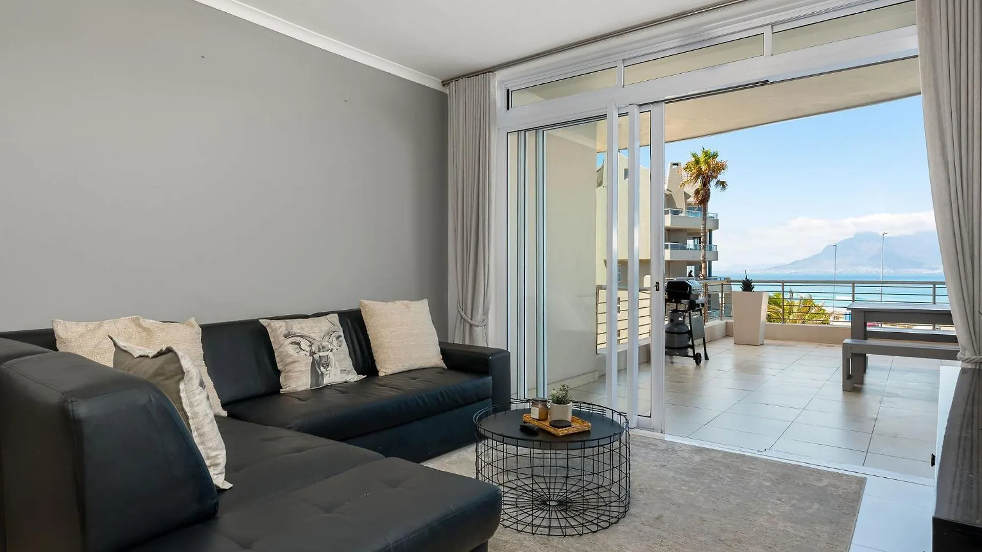 Portico Apartment Bloubergstrand South Africa
