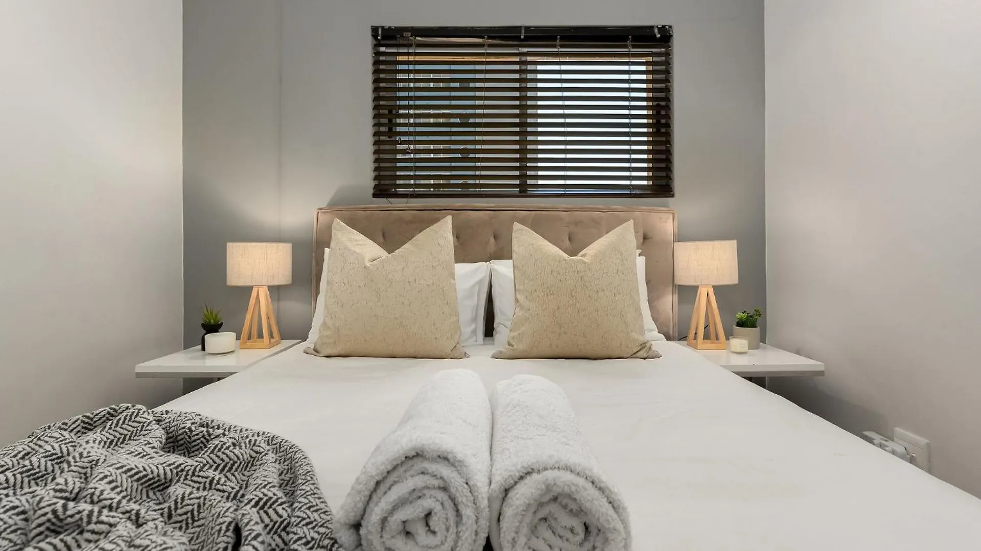 Portico Apartment Bloubergstrand 0*,  South Africa