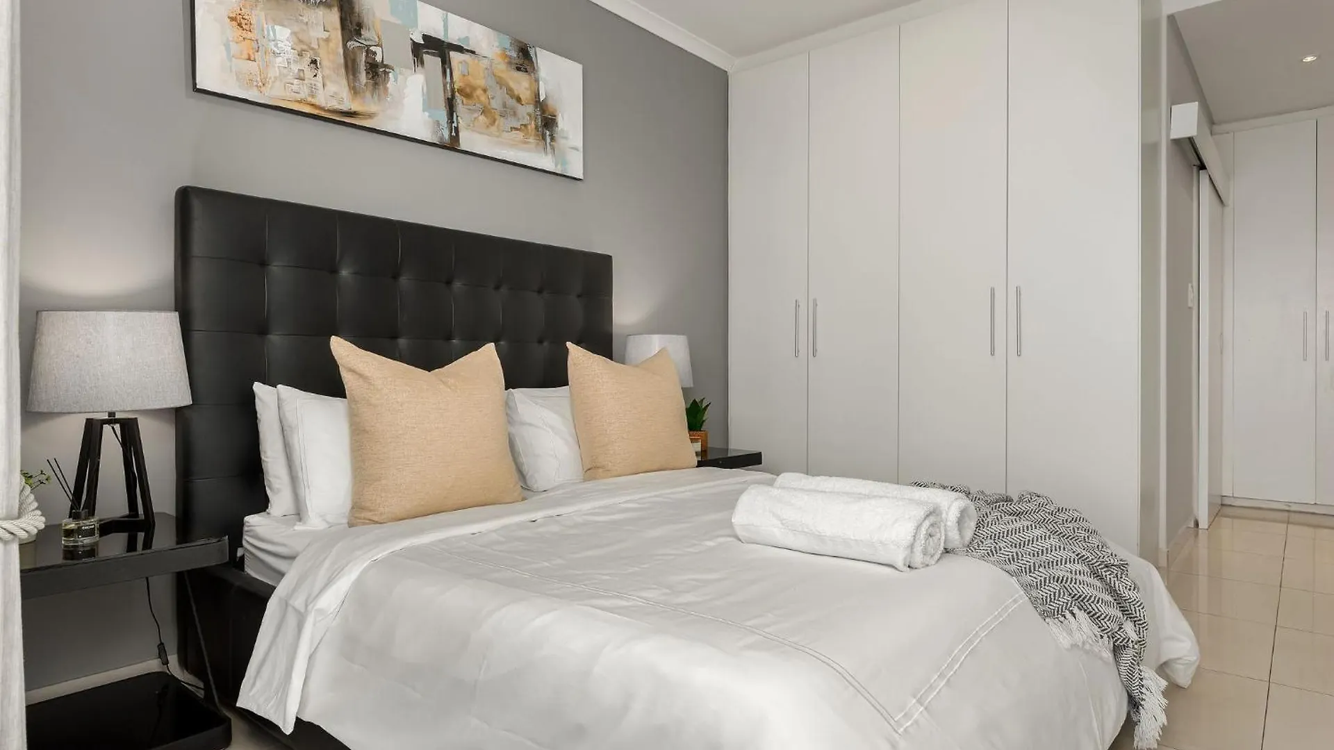 Portico Apartment Bloubergstrand 0*,  South Africa