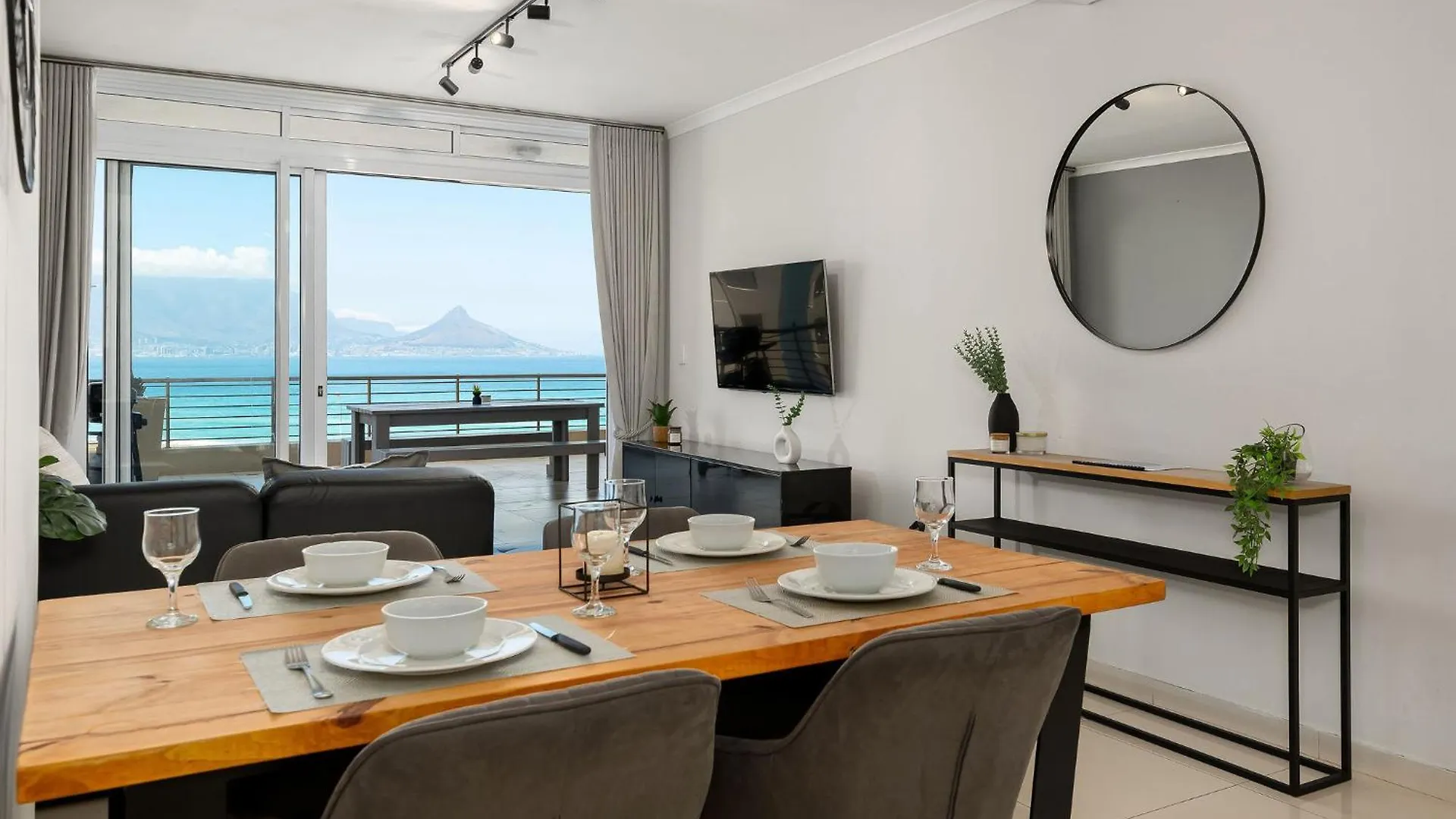 Portico Apartment Bloubergstrand South Africa